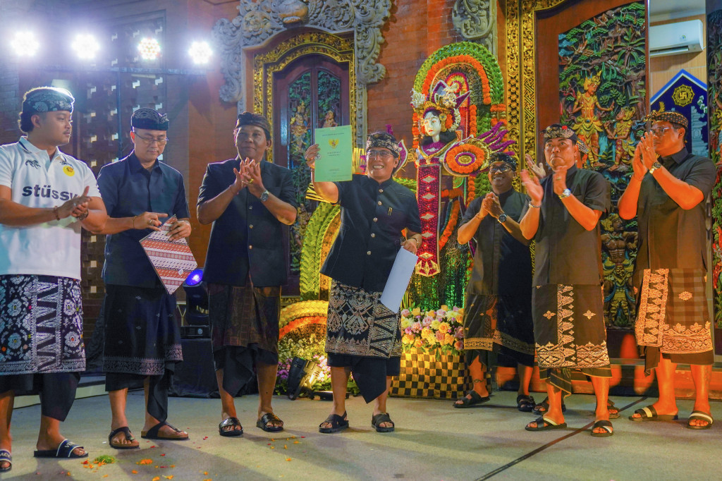 Bupati Badung Hibahkan Tanah untuk Desa Adat Seminyak